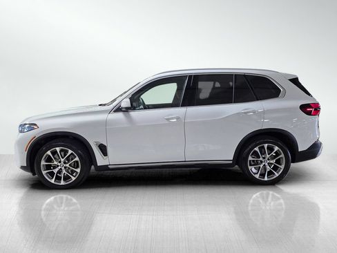Used 2024 BMW X5 xDrive40i w/ Premium Package AWD/4WD image 4