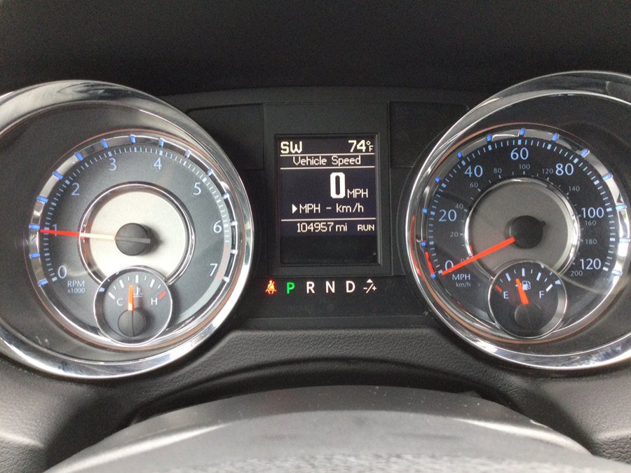 Used 2015 Chrysler Town & Country Touring w/ Driver Convenience Group FWD image 28