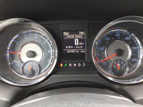 Used 2015 Chrysler Town & Country Touring w/ Driver Convenience Group FWD image 28