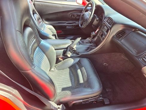 Used 2004 Chevrolet Corvette Coupe RWD image 13