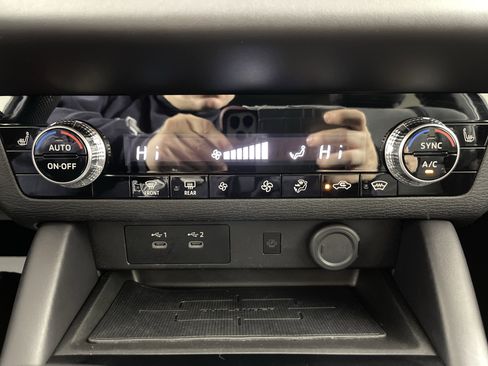 Used 2025 Mitsubishi Outlander SE image 25