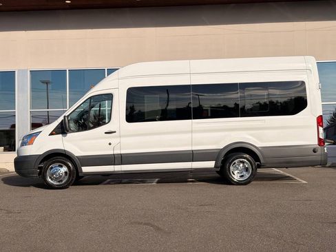 Used 2018 Ford Transit 350 XLT RWD image 3
