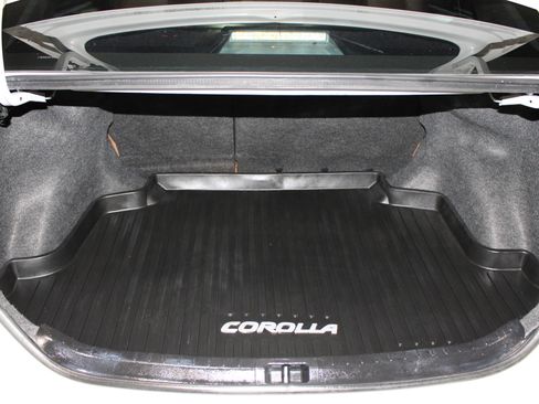Used 2014 Toyota Corolla LE FWD image 28