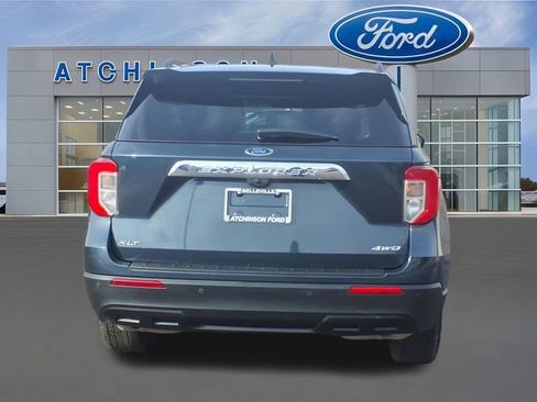 Used 2023 Ford Explorer XLT image 6