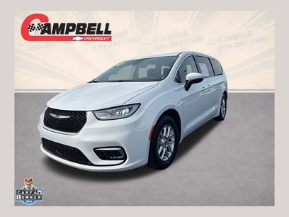 Used 2023 Chrysler Pacifica Touring-L