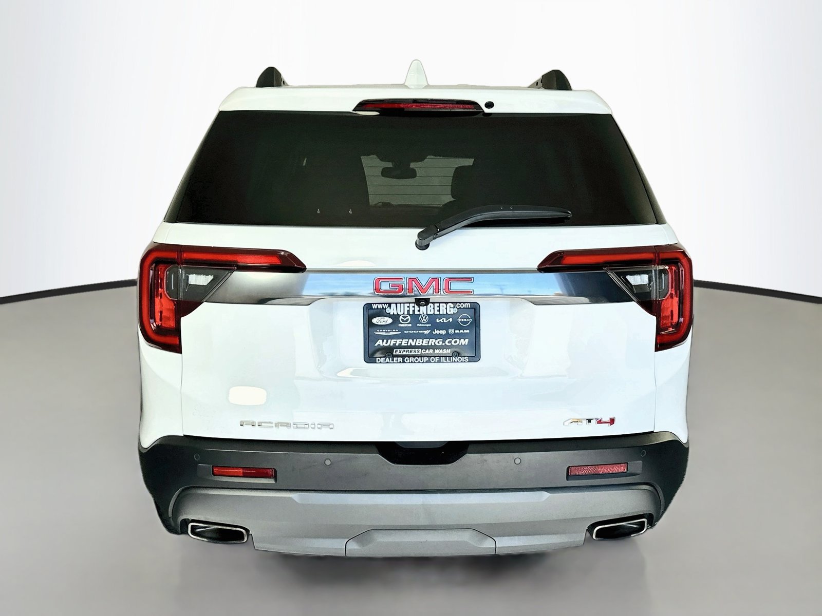 Used 2023 GMC Acadia AT4 w/ Technology Package AWD/4WD image 6