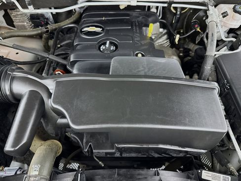 Used 2022 Chevrolet Colorado LT w/ Fleet Safety Package image 35