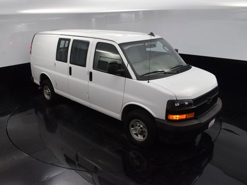Used 2022 Chevrolet Express 2500 w/ Driver Convenience Package image 24