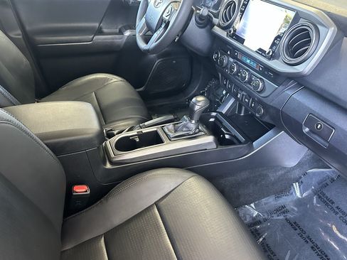 Certified 2022 Toyota Tacoma TRD Off-Road w/ TRD Premium Off Road Package AWD/4WD image 14