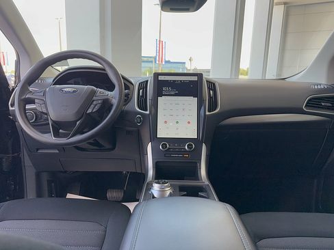 Certified 2024 Ford Edge SE w/ Black Appearance Package AWD/4WD image 27