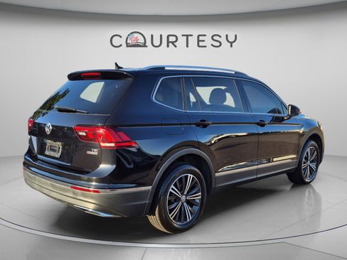 Used 2018 Volkswagen Tiguan SEL AWD/4WD image 7