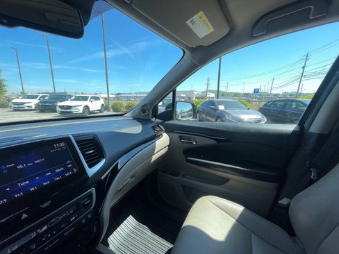 Used 2017 Honda Pilot Touring image 31
