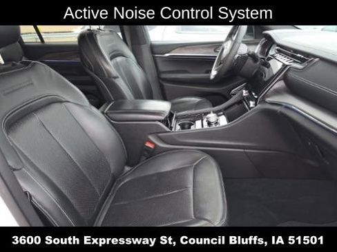 Used 2023 Jeep Grand Cherokee L Overland AWD/4WD image 10