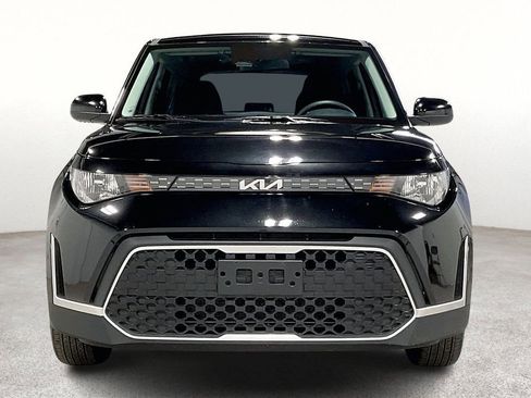 Used 2025 Kia Soul LX FWD image 4