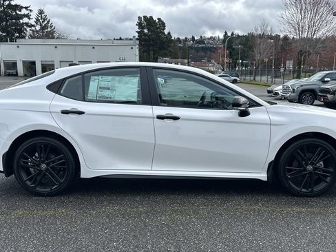 New 2026 Toyota Camry SE Nightshade image 4