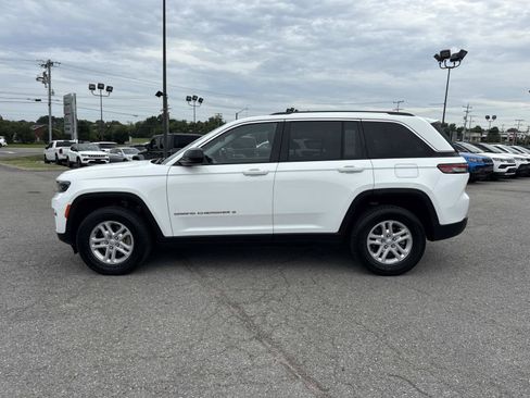 Certified 2023 Jeep Grand Cherokee Laredo w/ Luxury Tech Group I AWD/4WD image 8