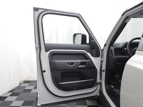 Certified 2026 Land Rover Defender 110 S AWD/4WD image 4