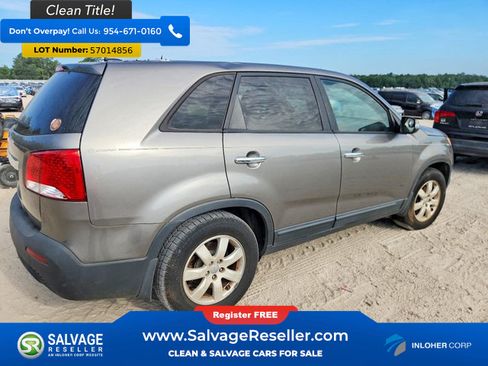 Used 2012 Kia Sorento LX w/ Third Row Pkg FWD image 4