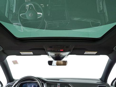Certified 2023 Volkswagen Tiguan SE R-Line FWD image 21