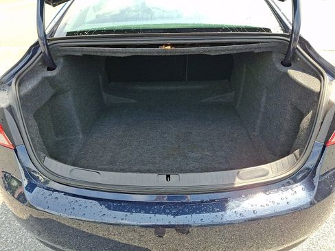 Used 2018 Chevrolet Impala LT FWD image 28