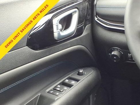 New 2026 Jeep Compass Latitude AWD/4WD image 13