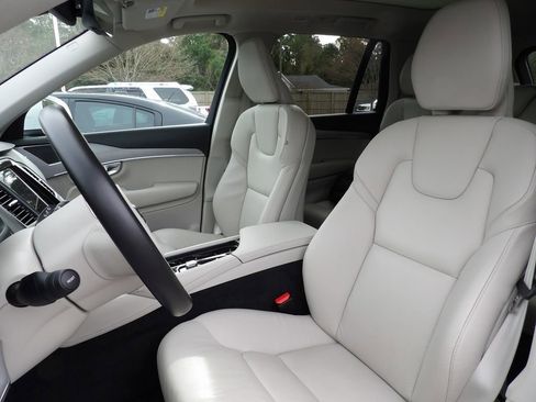 Certified 2024 Volvo XC90 B5 Core w/ Climate Package image 12