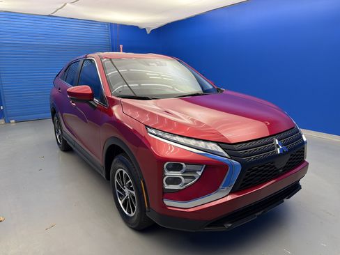Used 2024 Mitsubishi Eclipse Cross ES image 2
