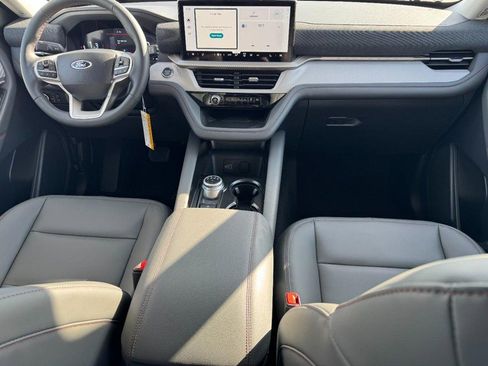New 2026 Ford Explorer Active w/ Active Comfort Package image 7