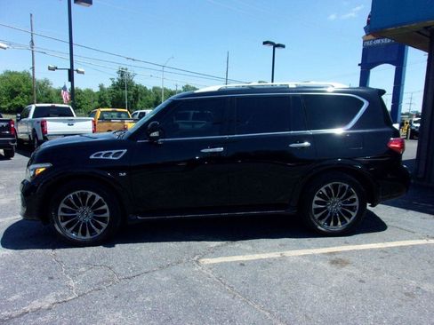 Used 2017 INFINITI QX80 4WD w/ Driver Assistance Package image 2
