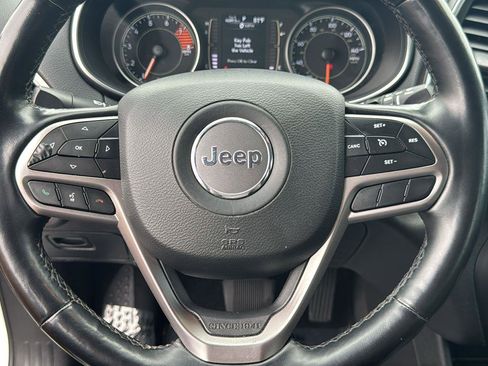 Used 2021 Jeep Cherokee Latitude Lux FWD image 12