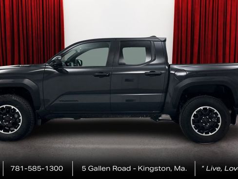 Certified 2024 Toyota Tacoma TRD Off-Road image 8