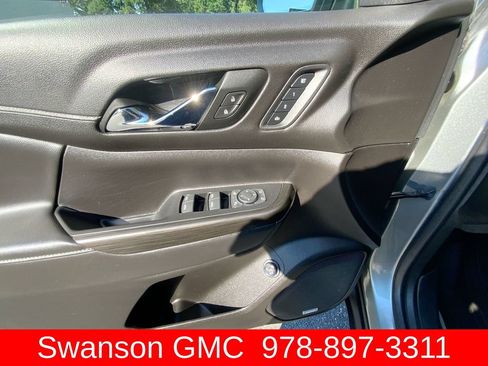 Used 2023 GMC Acadia SLT w/ Preferred Package AWD/4WD image 24