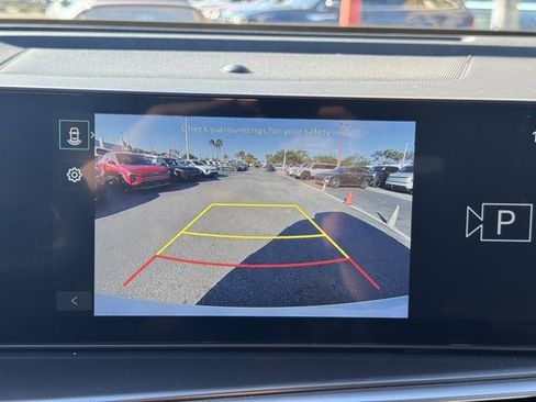 Certified 2025 Kia Sorento LX image 22