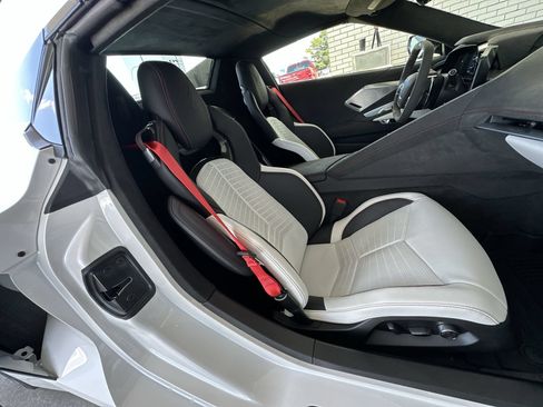 Used 2023 Chevrolet Corvette Stingray Premium Conv w/ Z51 Performance Package RWD image 25