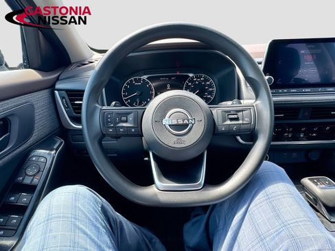 Used 2023 Nissan Rogue S FWD image 14