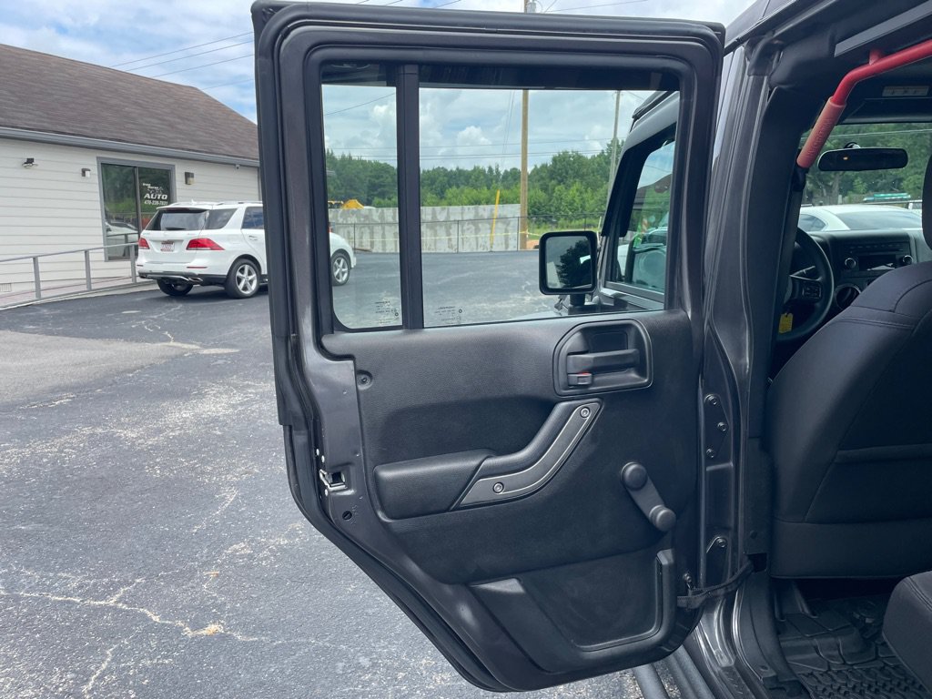 Used 2018 Jeep Wrangler Unlimited Sport AWD/4WD image 15