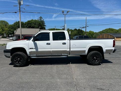 Used 2004 Chevrolet Silverado 2500 LT AWD/4WD image 2