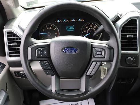 Used 2016 Ford F150 XLT AWD/4WD image 25