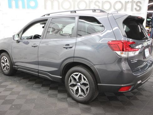 Used 2023 Subaru Forester Premium AWD/4WD image 3