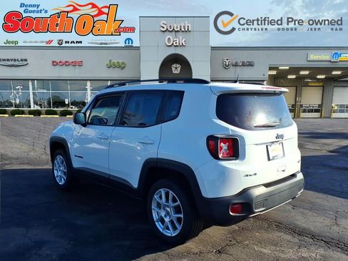 Certified 2022 Jeep Renegade Latitude w/ Convenience Group image 4