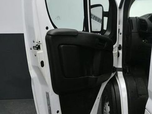 Used 2024 RAM ProMaster 2500 w/ Convenience Group FWD image 13