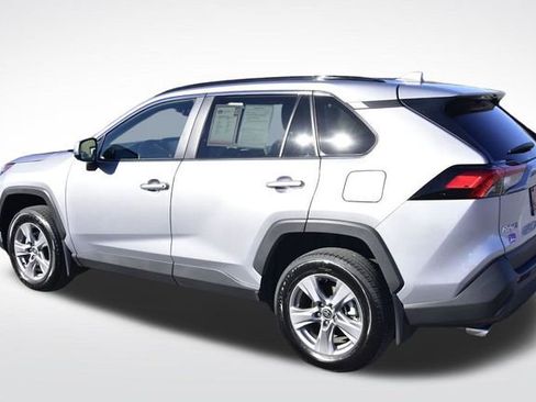 Used 2022 Toyota RAV4 XLE image 3