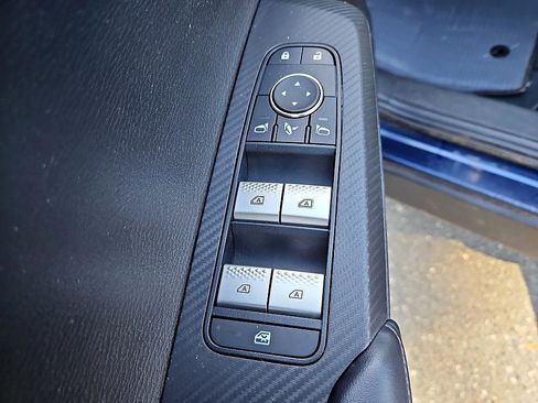 Used 2024 Mitsubishi Outlander SE image 17