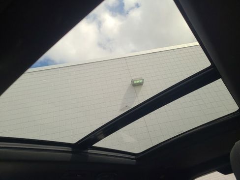 Used 2022 Cadillac XT6 Sport w/ Technology Package image 23