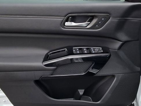 New 2026 Nissan Pathfinder Platinum w/ Cargo Package image 19