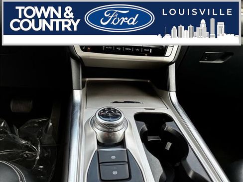 Used 2024 Ford Explorer XLT w/ Equipment Group 202A AWD/4WD image 13