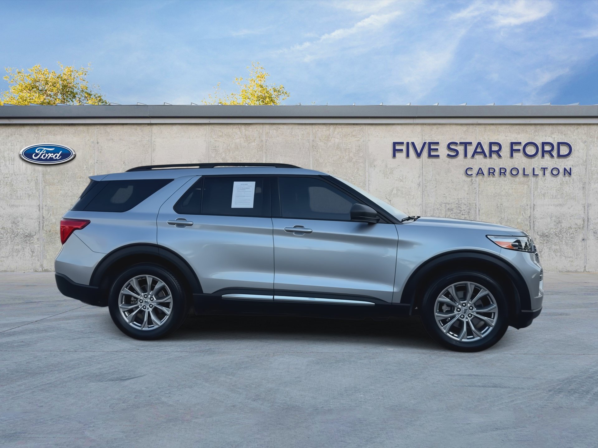 Certified 2021 Ford Explorer XLT w/ Equipment Group 202A RWD image 9