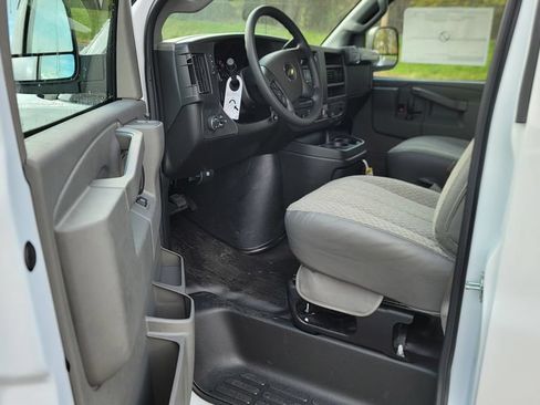 New 2025 Chevrolet Express 2500 w/ Communications Package RWD image 19