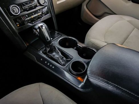 Used 2019 Ford Explorer XLT w/ Equipment Group 201A image 29