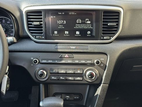 Used 2020 Kia Sportage LX image 9